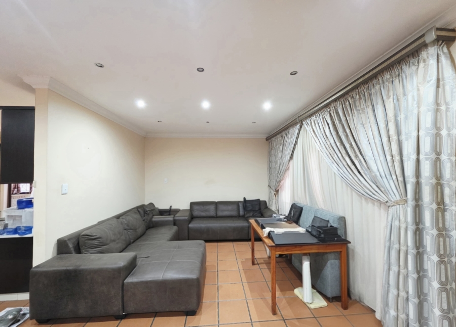 4 Bedroom Property for Sale in Veld En Vlei KwaZulu-Natal