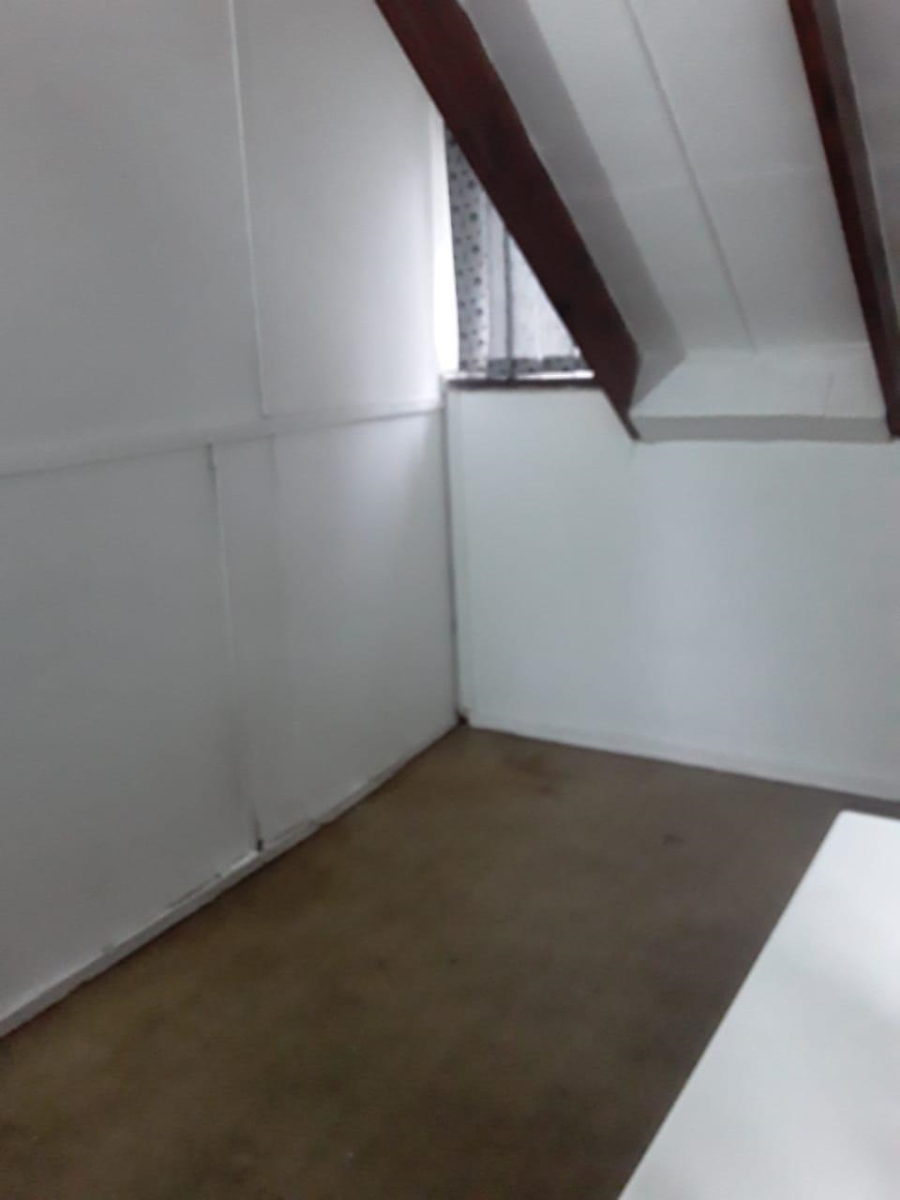 To Let 1 Bedroom Property for Rent in Westridge KwaZulu-Natal