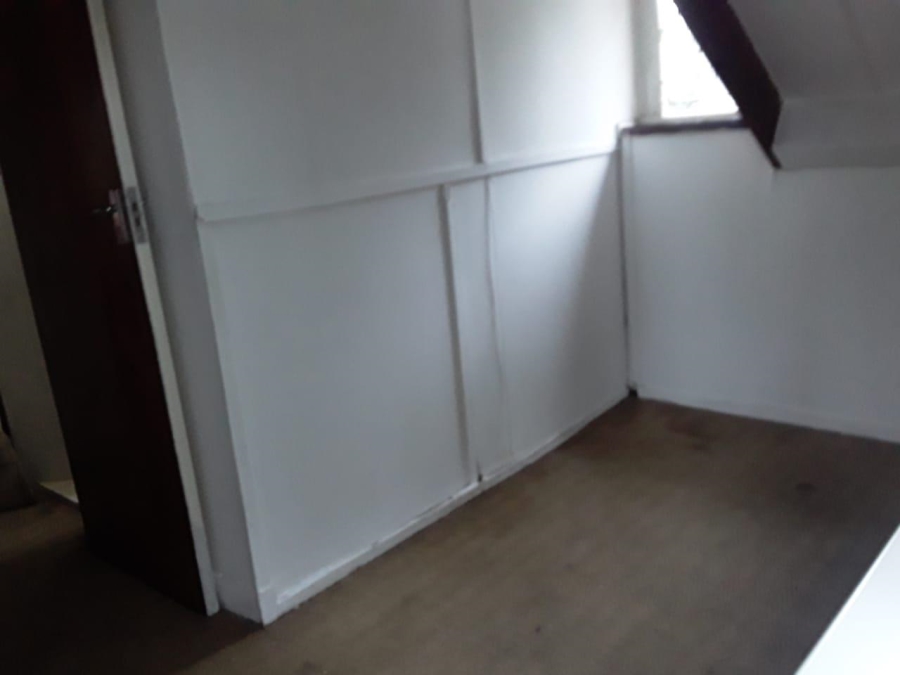 To Let 1 Bedroom Property for Rent in Westridge KwaZulu-Natal