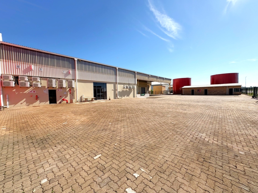 To Let Commercial Property for Rent in La Mercy KwaZulu-Natal