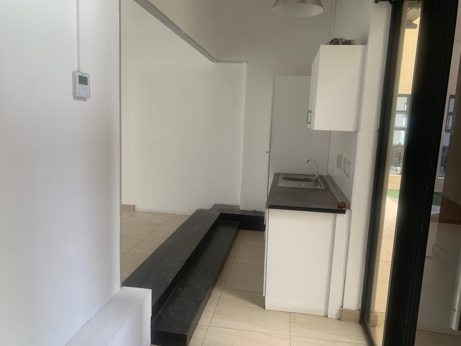 To Let Commercial Property for Rent in Umhlanga Ridge KwaZulu-Natal