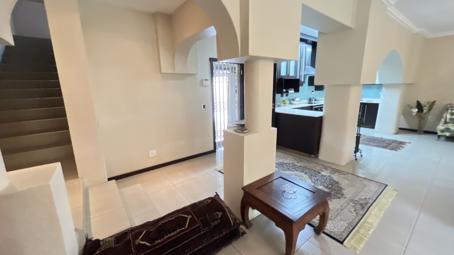 6 Bedroom Property for Sale in Umhlanga KwaZulu-Natal
