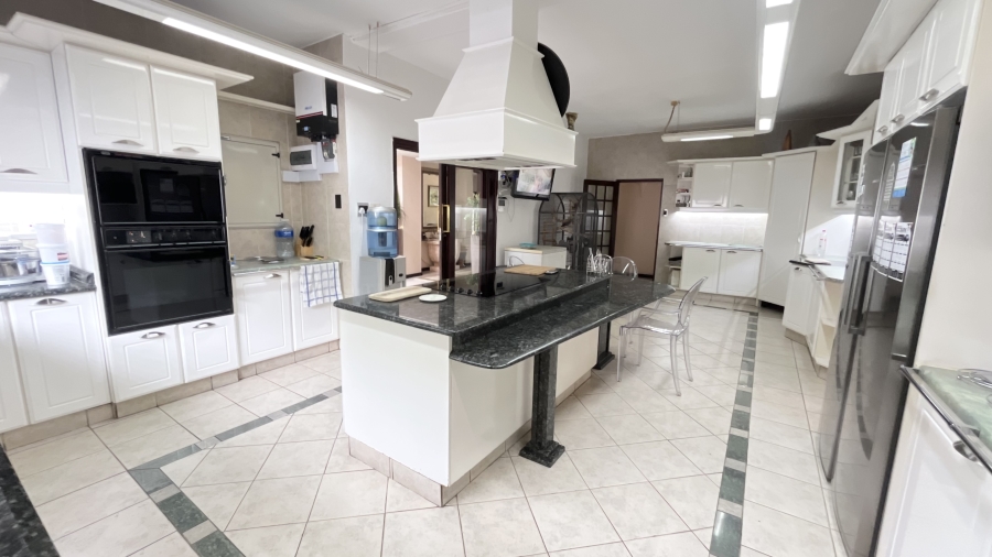 6 Bedroom Property for Sale in Umhlanga KwaZulu-Natal