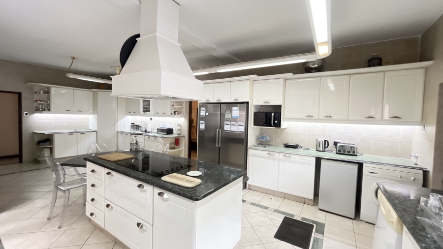 6 Bedroom Property for Sale in Umhlanga KwaZulu-Natal