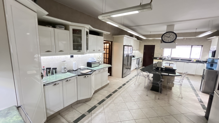 6 Bedroom Property for Sale in Umhlanga KwaZulu-Natal