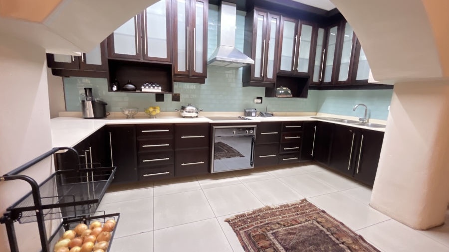 6 Bedroom Property for Sale in Umhlanga KwaZulu-Natal