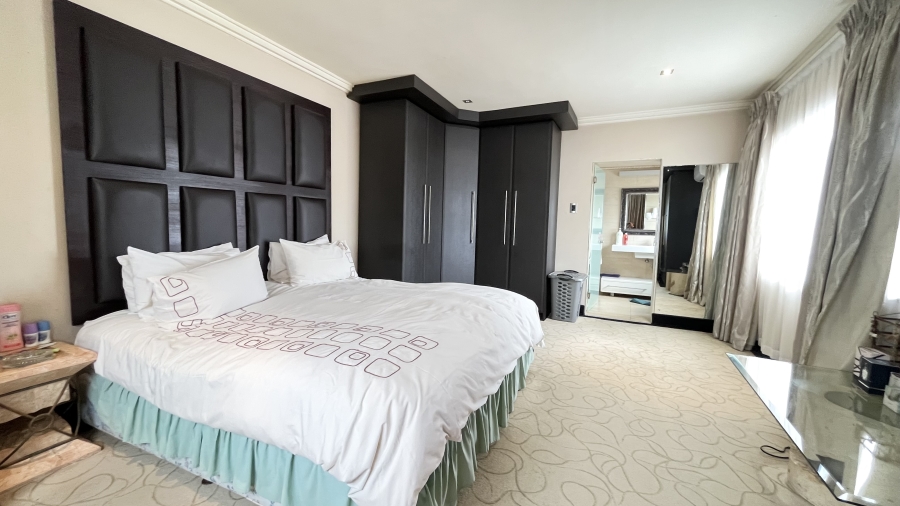 6 Bedroom Property for Sale in Umhlanga KwaZulu-Natal