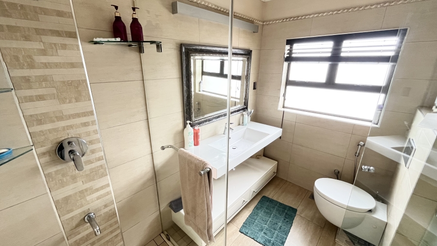 6 Bedroom Property for Sale in Umhlanga KwaZulu-Natal