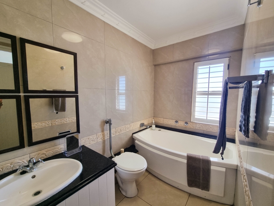 2 Bedroom Property for Sale in Umhlanga KwaZulu-Natal