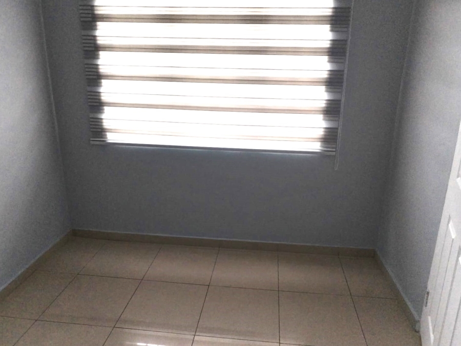 2 Bedroom Property for Sale in Burbreeze KwaZulu-Natal