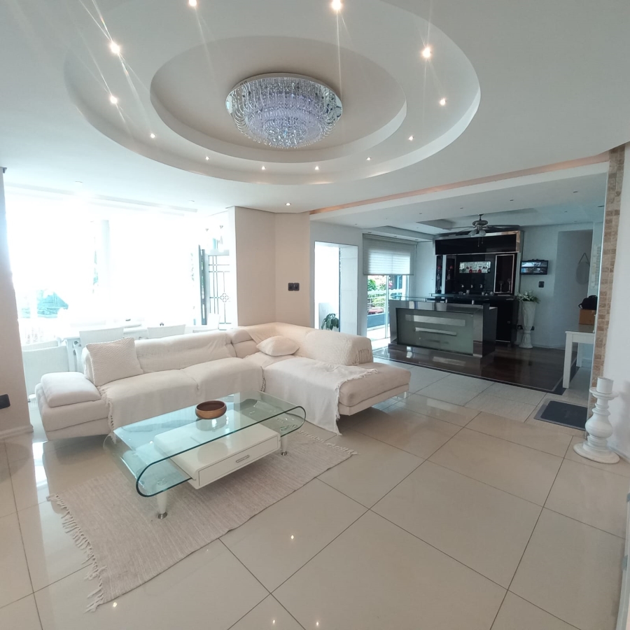 To Let 6 Bedroom Property for Rent in Umhlanga Ridge KwaZulu-Natal