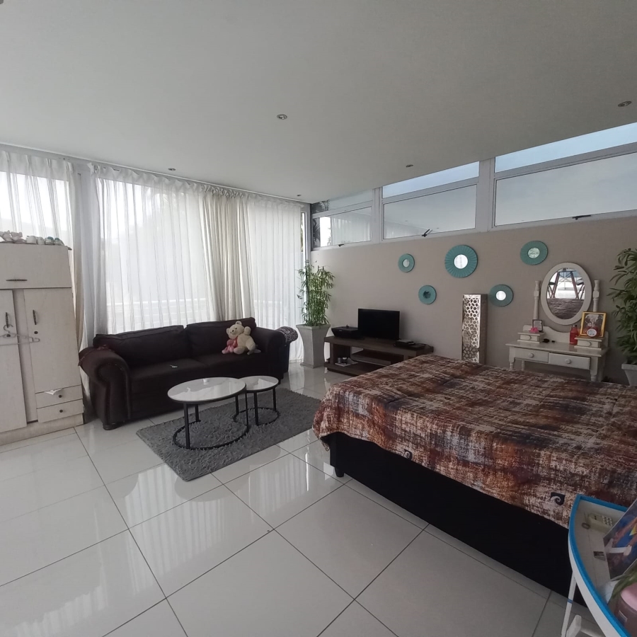 To Let 6 Bedroom Property for Rent in Umhlanga Ridge KwaZulu-Natal