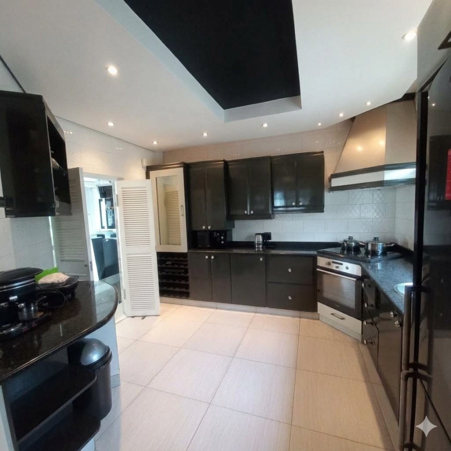To Let 6 Bedroom Property for Rent in Umhlanga Ridge KwaZulu-Natal