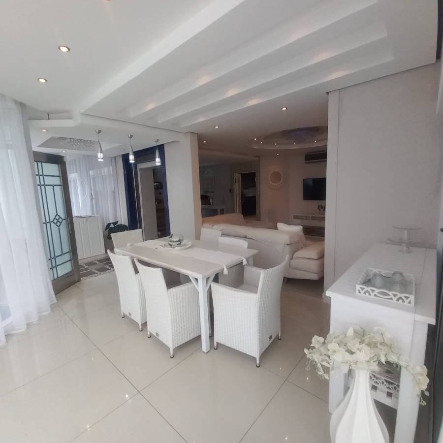 To Let 6 Bedroom Property for Rent in Umhlanga Ridge KwaZulu-Natal