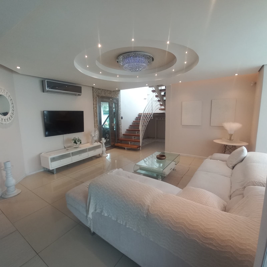 To Let 6 Bedroom Property for Rent in Umhlanga Ridge KwaZulu-Natal