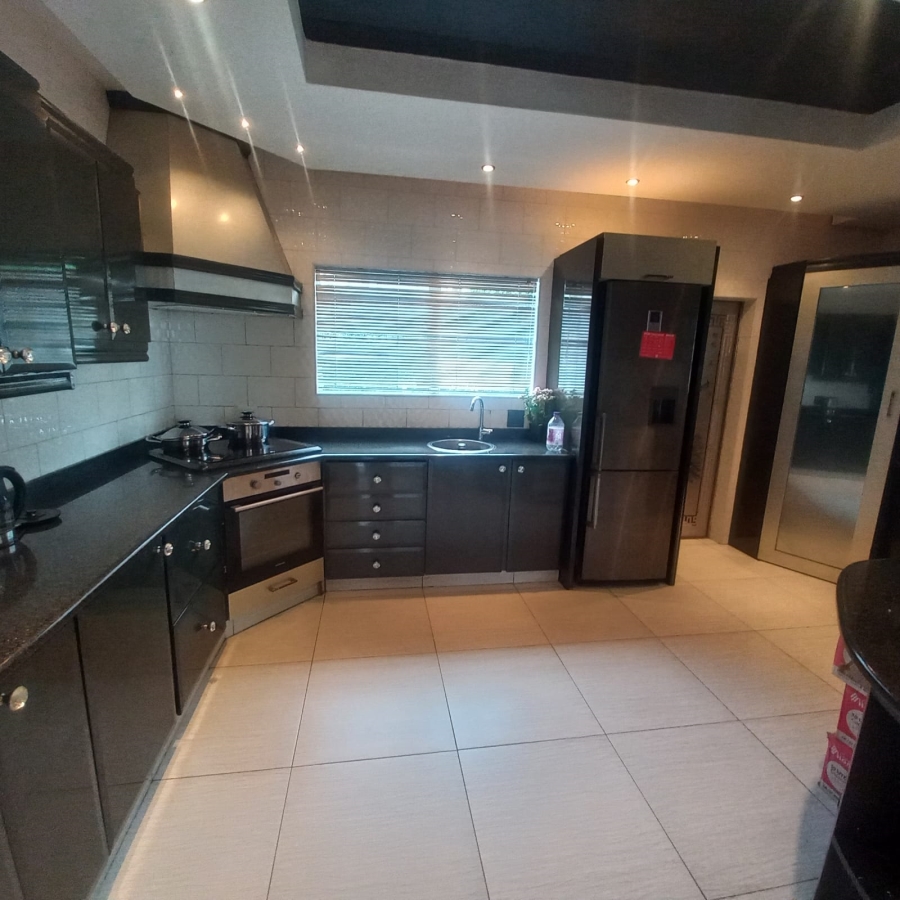 To Let 6 Bedroom Property for Rent in Umhlanga Ridge KwaZulu-Natal