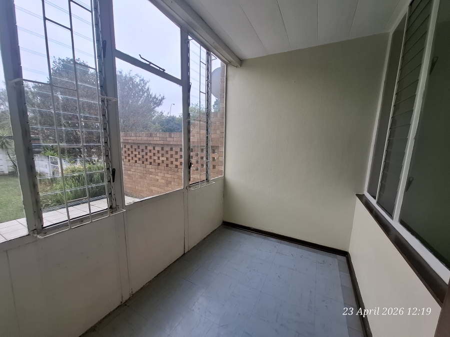 To Let 2 Bedroom Property for Rent in Huttenheights KwaZulu-Natal