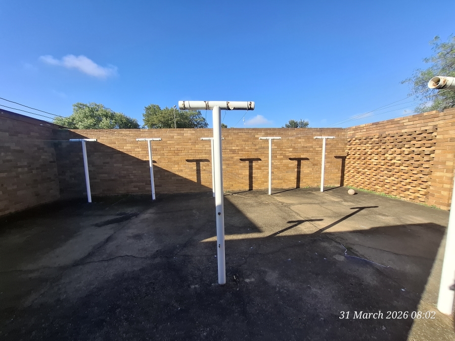 To Let 2 Bedroom Property for Rent in Huttenheights KwaZulu-Natal