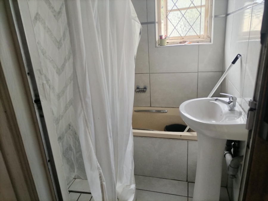 2 Bedroom Property for Sale in Glenwood KwaZulu-Natal
