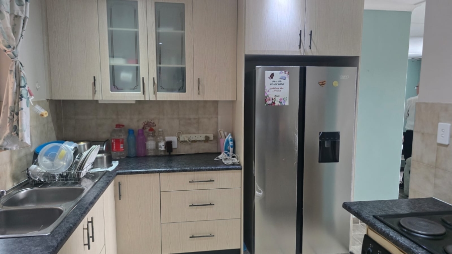To Let 3 Bedroom Property for Rent in Signal Hill KwaZulu-Natal