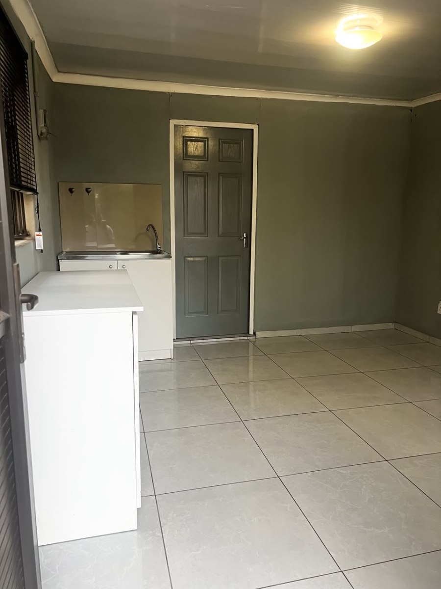 1 Bedroom Property for Sale in Montclair KwaZulu-Natal