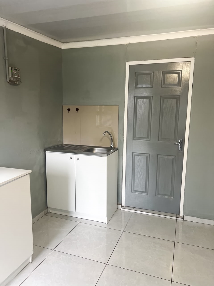 1 Bedroom Property for Sale in Montclair KwaZulu-Natal