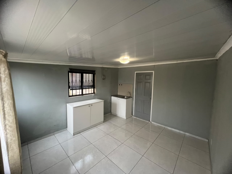 1 Bedroom Property for Sale in Montclair KwaZulu-Natal