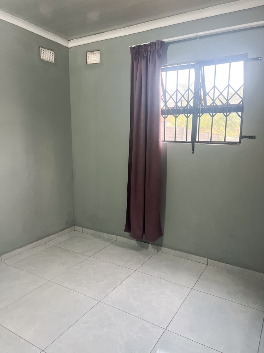1 Bedroom Property for Sale in Montclair KwaZulu-Natal