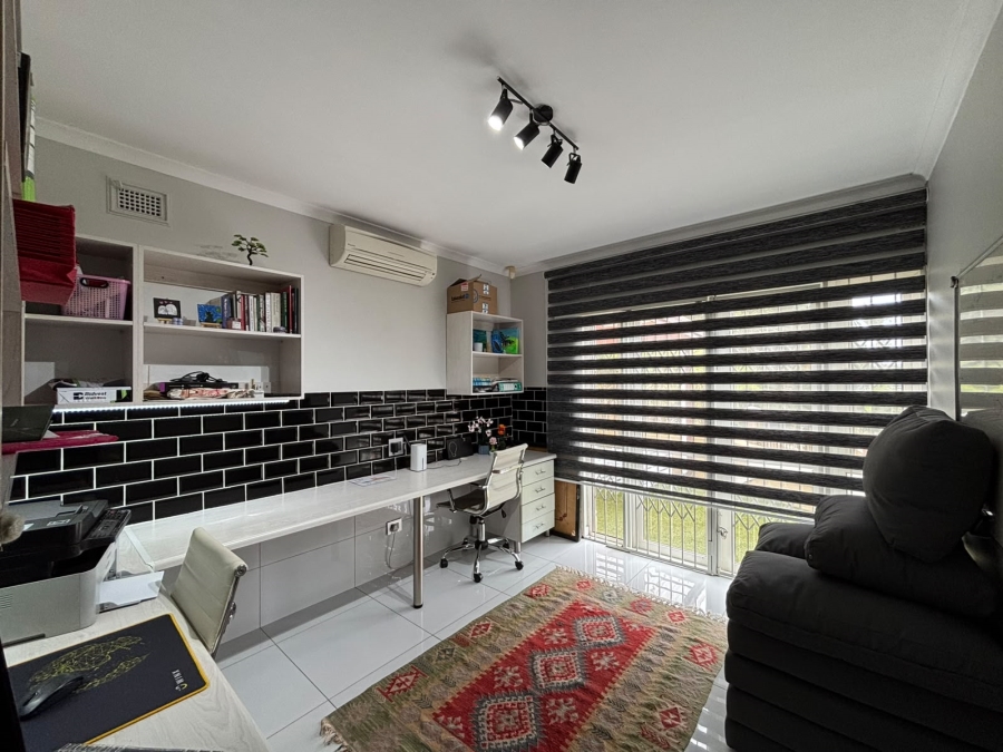 5 Bedroom Property for Sale in Greenwood Park KwaZulu-Natal