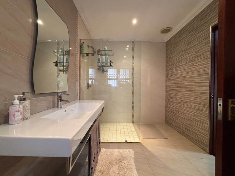 5 Bedroom Property for Sale in Greenwood Park KwaZulu-Natal