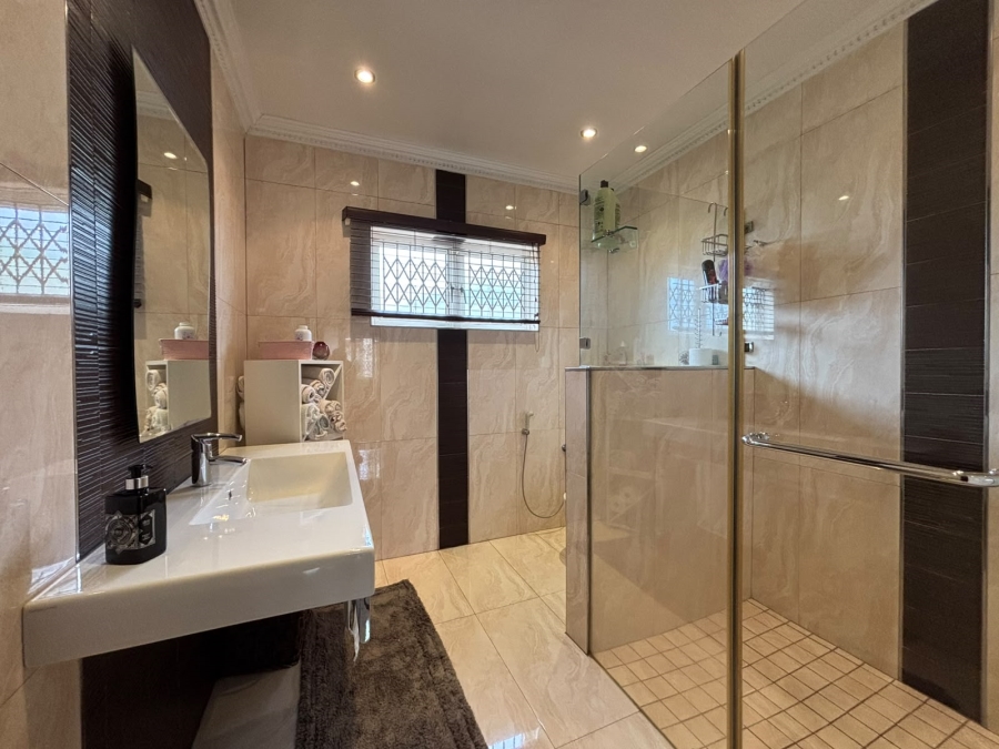 5 Bedroom Property for Sale in Greenwood Park KwaZulu-Natal