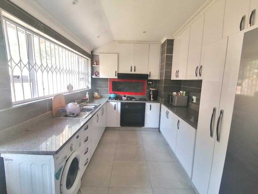 3 Bedroom Property for Sale in Westbrook KwaZulu-Natal