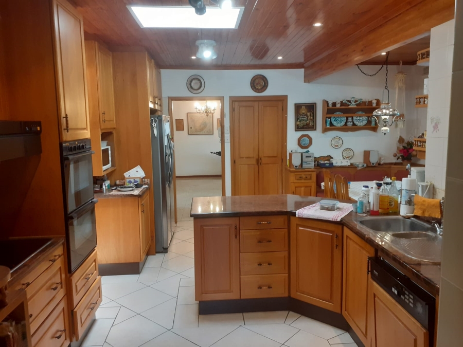 6 Bedroom Property for Sale in Herrwood Park KwaZulu-Natal