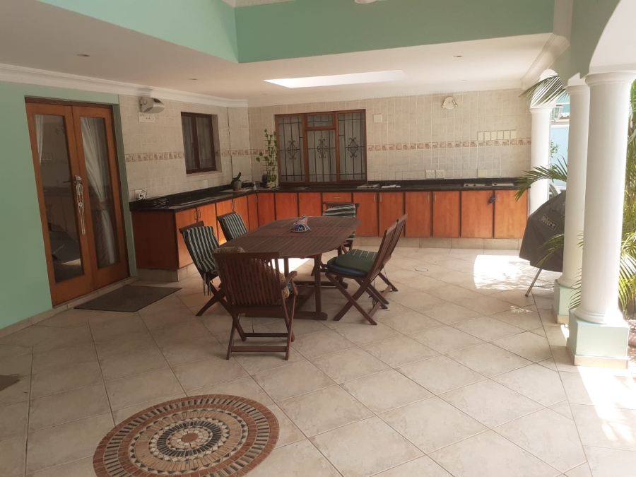6 Bedroom Property for Sale in Herrwood Park KwaZulu-Natal