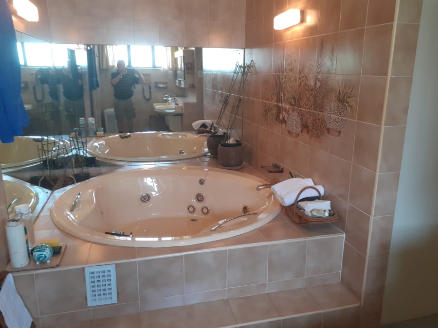 6 Bedroom Property for Sale in Herrwood Park KwaZulu-Natal