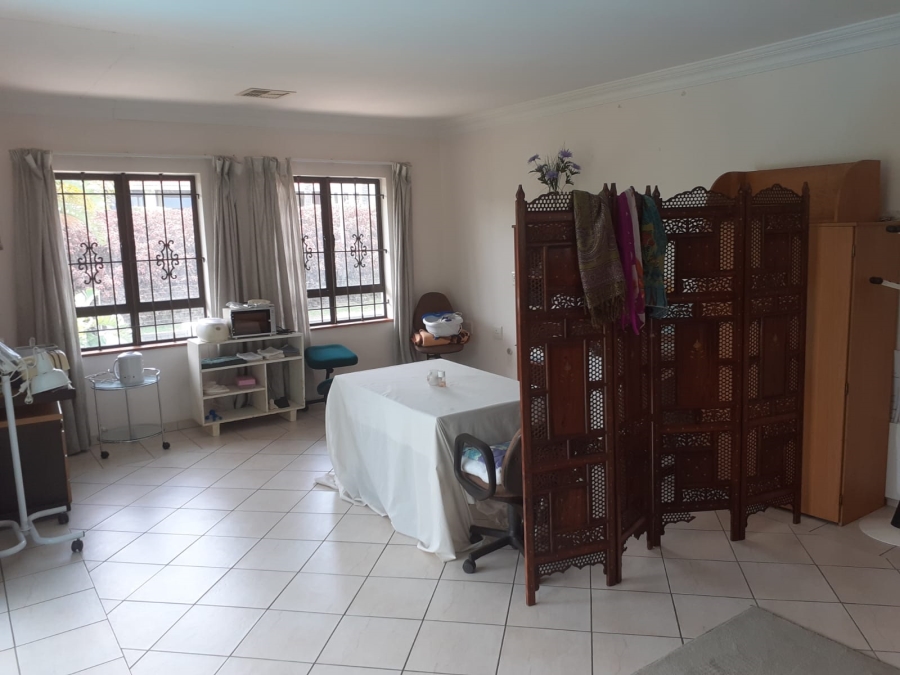 6 Bedroom Property for Sale in Herrwood Park KwaZulu-Natal