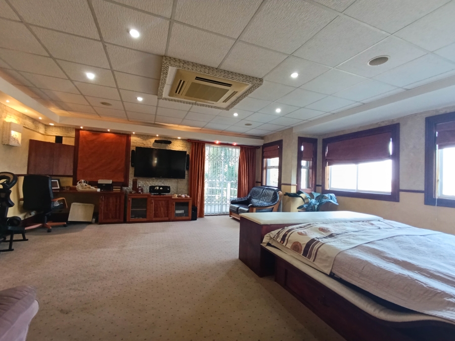 4 Bedroom Property for Sale in La Lucia KwaZulu-Natal