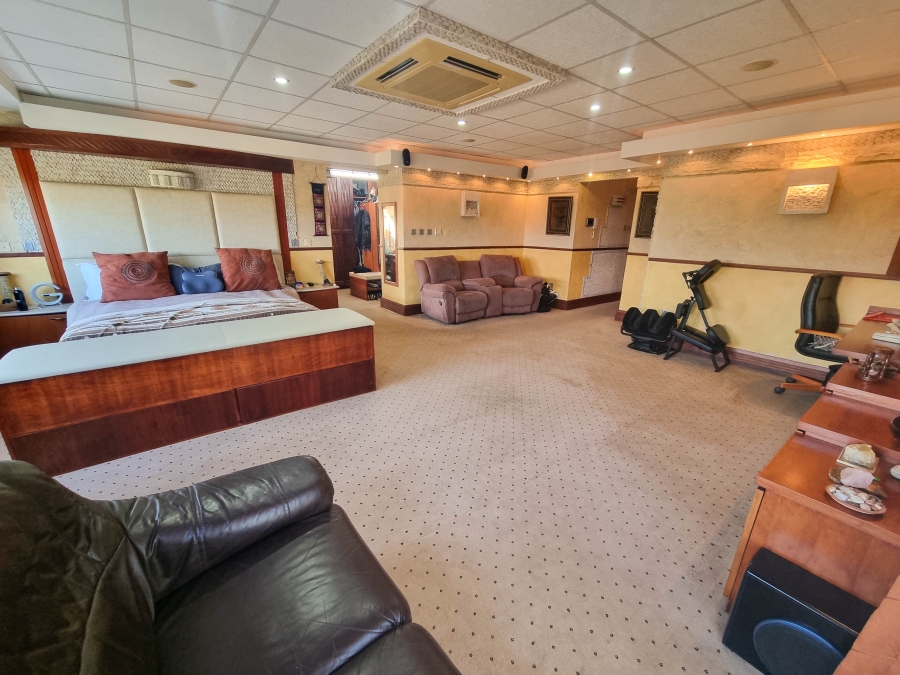 4 Bedroom Property for Sale in La Lucia KwaZulu-Natal