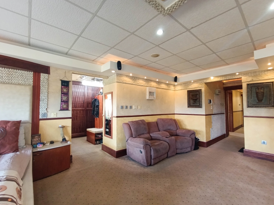 4 Bedroom Property for Sale in La Lucia KwaZulu-Natal