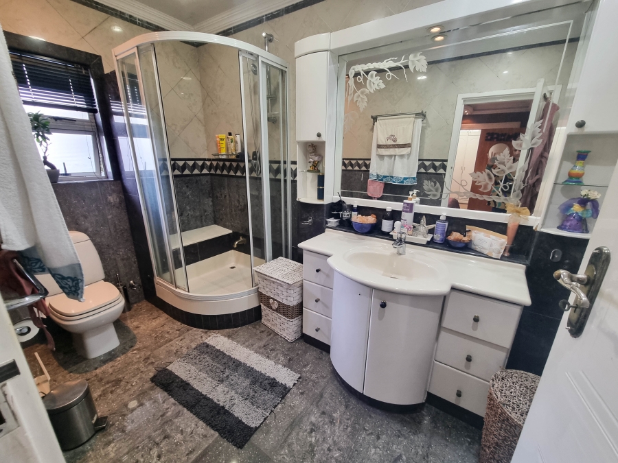 4 Bedroom Property for Sale in La Lucia KwaZulu-Natal