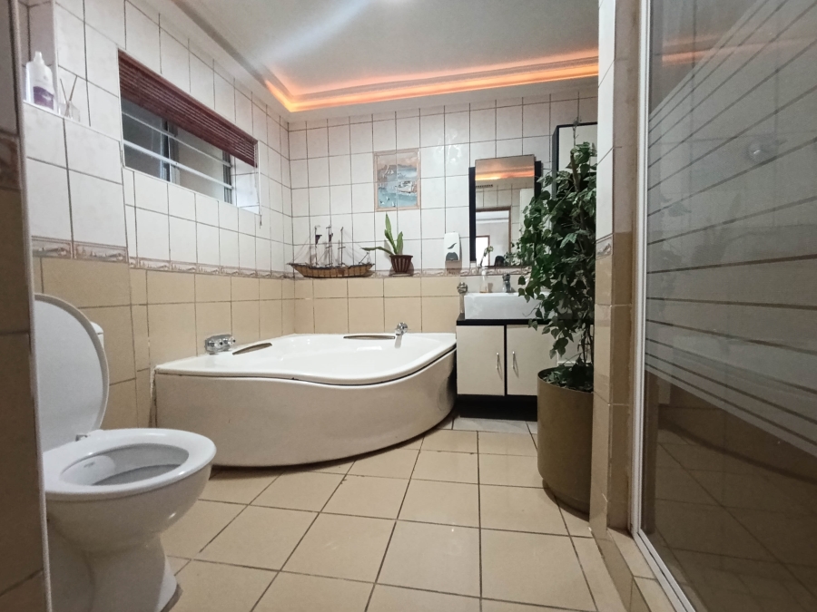 4 Bedroom Property for Sale in La Lucia KwaZulu-Natal