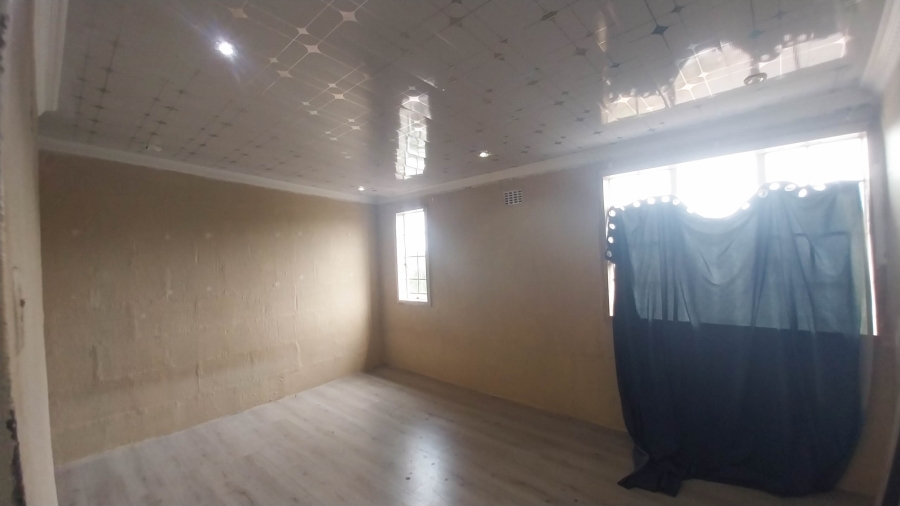 2 Bedroom Property for Sale in Stonebridge KwaZulu-Natal