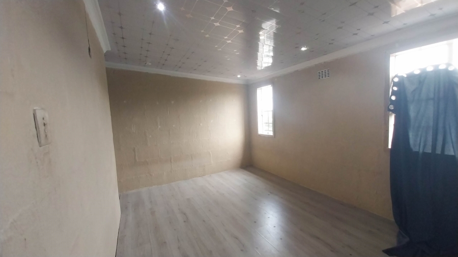 2 Bedroom Property for Sale in Stonebridge KwaZulu-Natal
