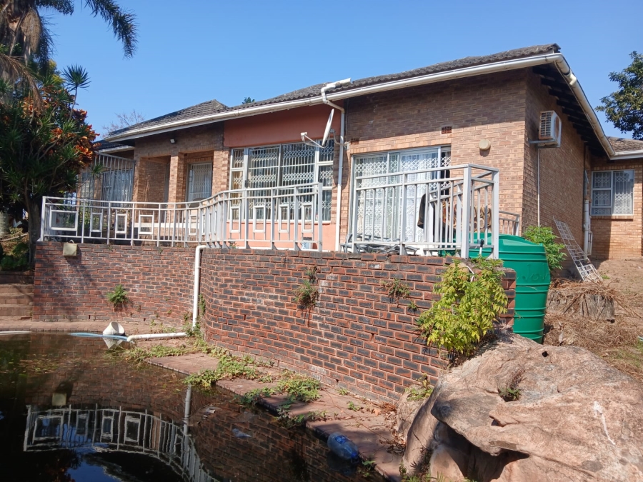 5 Bedroom Property for Sale in Wyebank KwaZulu-Natal