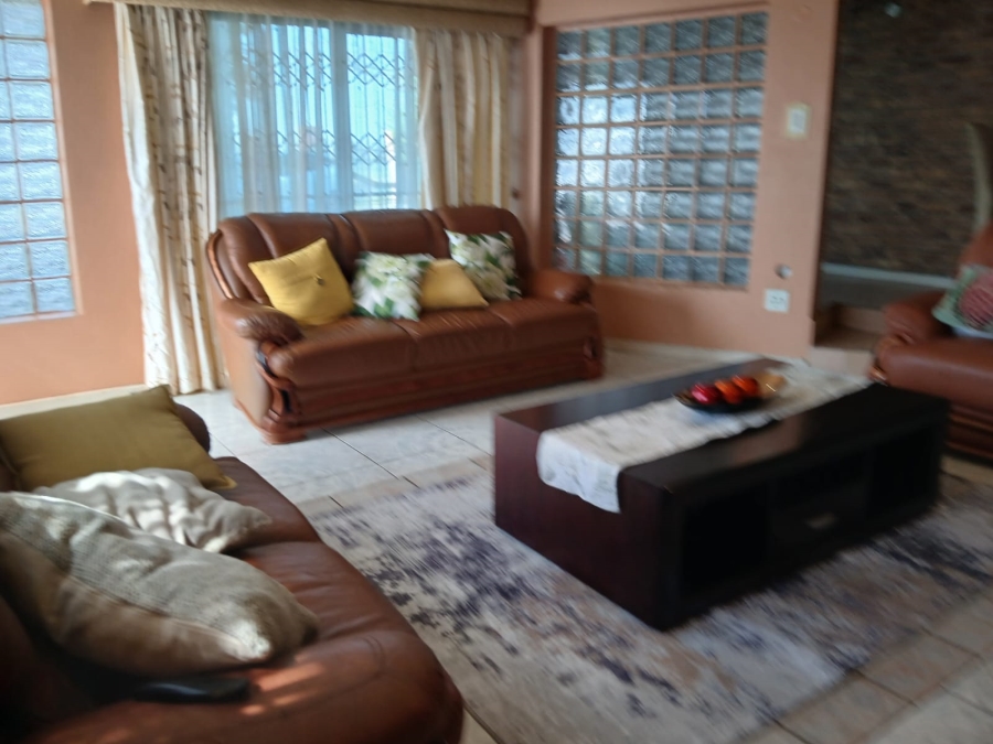 5 Bedroom Property for Sale in Wyebank KwaZulu-Natal