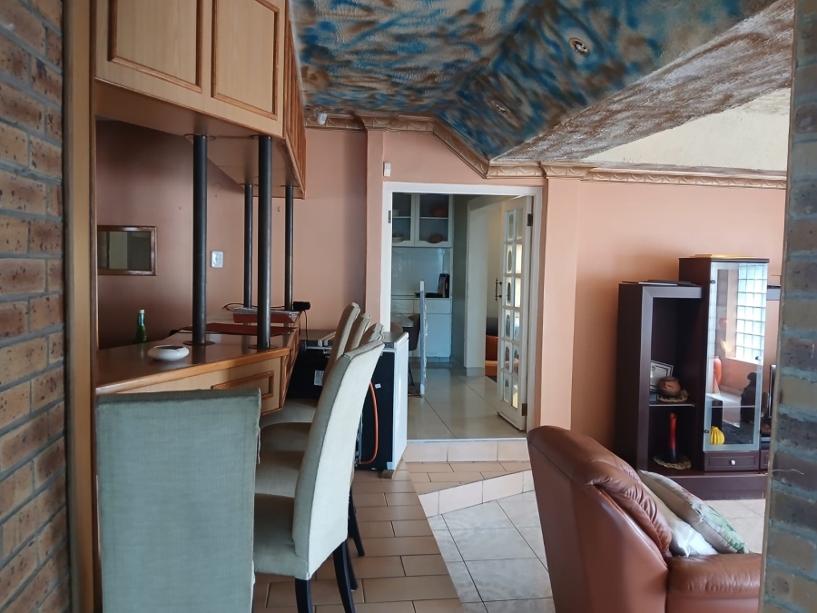 5 Bedroom Property for Sale in Wyebank KwaZulu-Natal