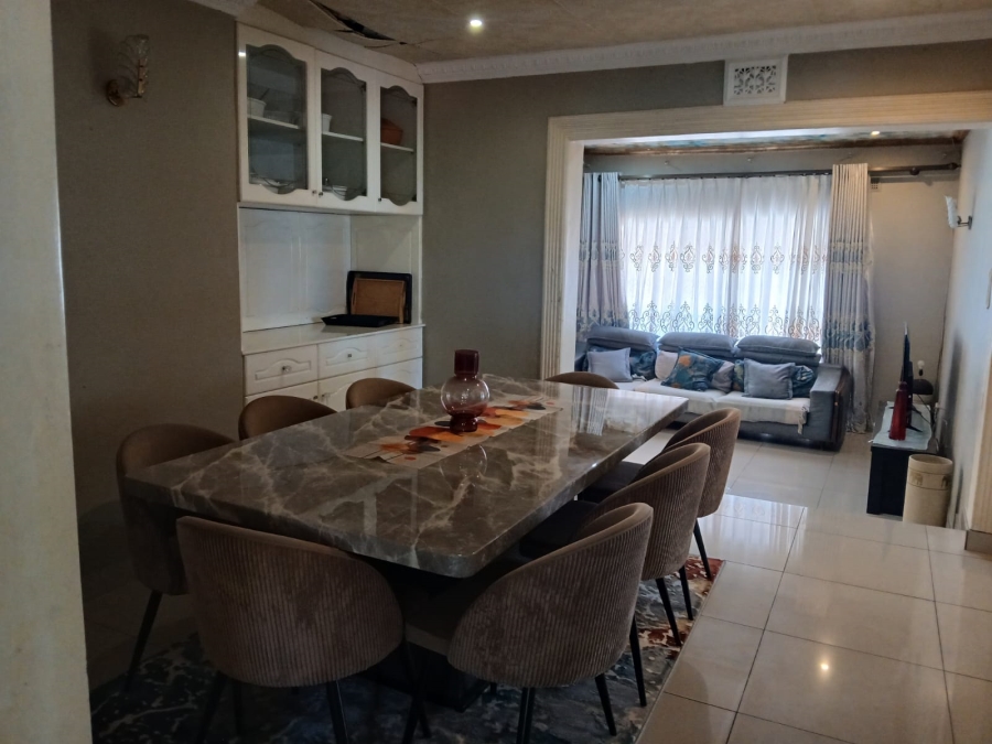 5 Bedroom Property for Sale in Wyebank KwaZulu-Natal