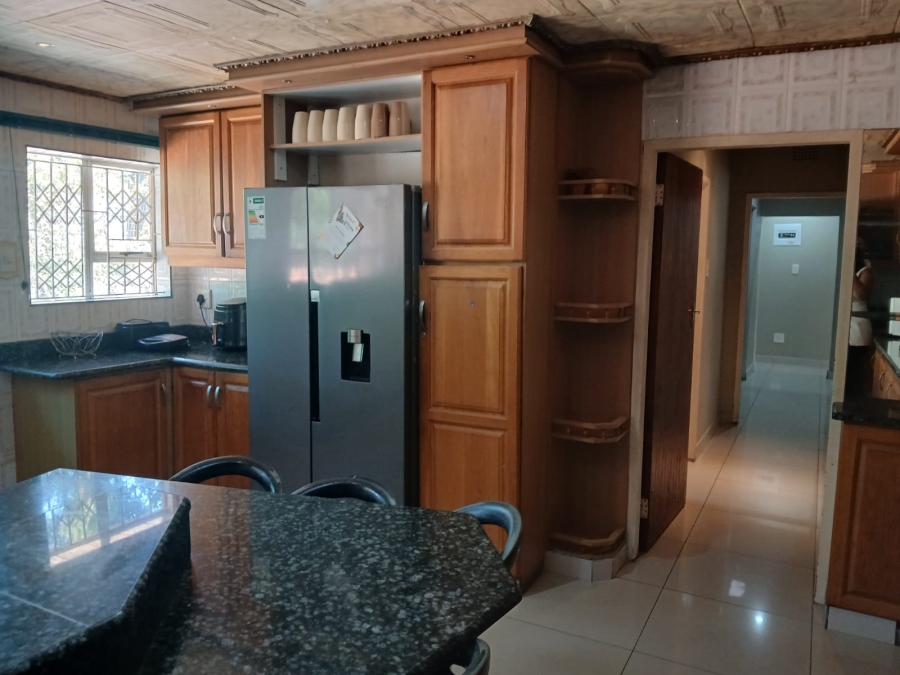 5 Bedroom Property for Sale in Wyebank KwaZulu-Natal