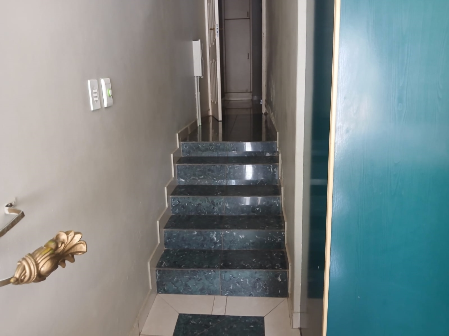 5 Bedroom Property for Sale in Wyebank KwaZulu-Natal