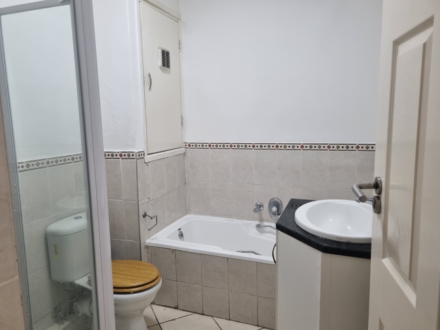 To Let 2 Bedroom Property for Rent in New Town Centre KwaZulu-Natal